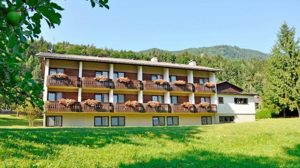 Dorfgasthof Hotel Staberhof Kellerberg ภายนอก รูปภาพ